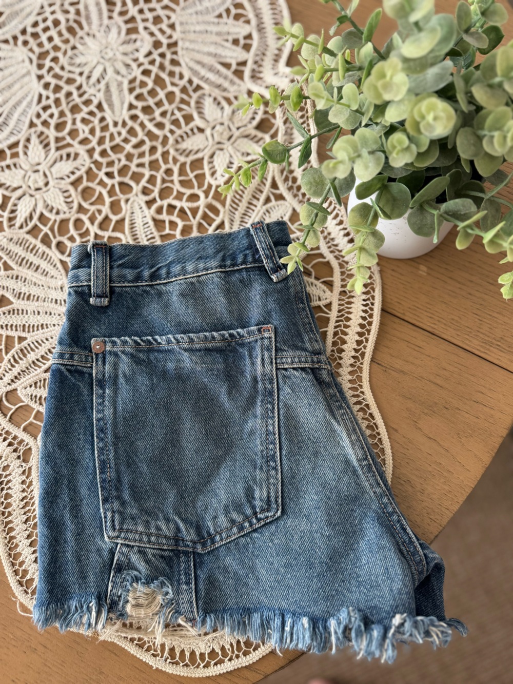 We The Free Size 25 Distressed Denim Cutoff Shorts High Rise Raw Hem Blue